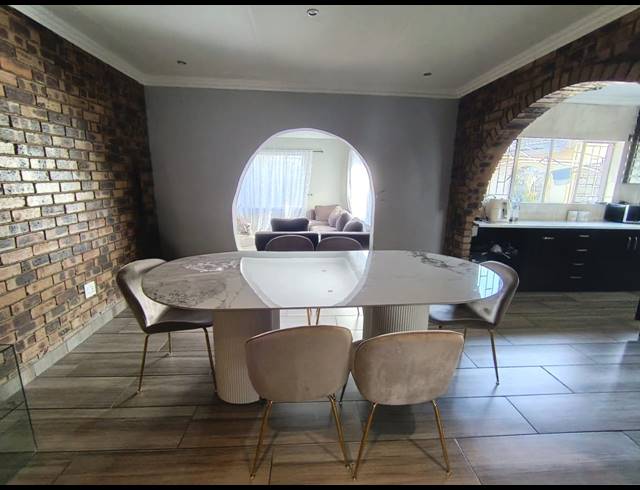 4 BEDROOM FREESTANDING FOR SALE IN SUNAIR PARK